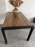 Mooie eettafel met houten blad en metalen poten, Huis en Inrichting, Tafels | Eettafels, Ophalen, Gebruikt, 100 tot 150 cm, 150 tot 200 cm