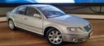 VW Phaeton AutoArt, Hobby en Vrije tijd, Modelauto's | 1:18, Ophalen of Verzenden, Zo goed als nieuw, Autoart