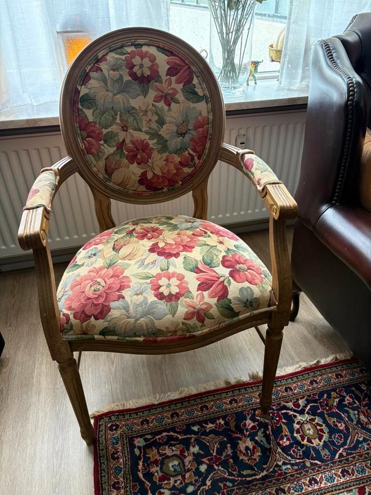 Massief houten stoel met stof bekleed, Huis en Inrichting, Stoelen, Zo goed als nieuw, Eén, Stof, Bruin, Ophalen