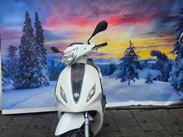 Diverse Scooters te Koop!, Fietsen en Brommers, Scooters | Piaggio, Gebruikt, Overige modellen, Benzine, Ophalen