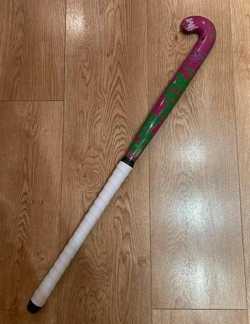 malik 36,5 inch kunstof hockey stick beschikbaar voor biedingen