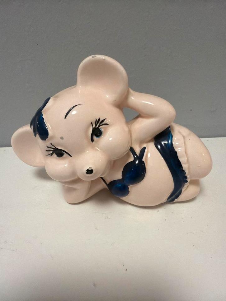 Vintage spaarpot muis in bikini afkomstig uit 1960-1970, Verzamelen, Spaarpotten, Zo goed als nieuw, Dier, Steen, Aardewerk of Keramiek