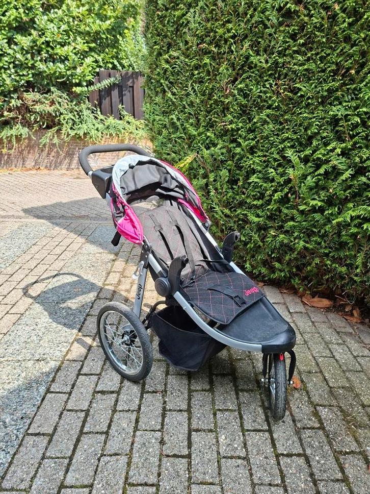 Jeep kinderwagen type jogger i.z.g.s.t., Kinderen en Baby's, Kinderwagens en Combinaties, Overige merken, Ophalen