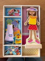 Leuke houten aankleedpop met hoedjes, kleding te koop, Ophalen, Zo goed als nieuw