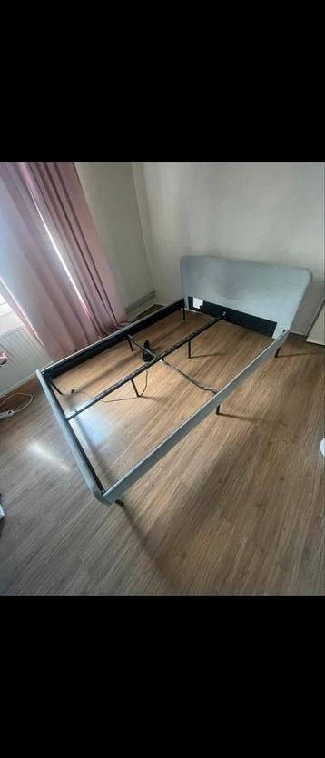  2 de hands 140x200 bed inclusief matras