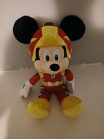 Mickey Mouse in racepak 50cm, Ophalen of Verzenden, Mickey Mouse, Zo goed als nieuw, Knuffel