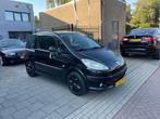Peugeot 1007 1.4 Gentry Trekhaak Airco NAP APK 1 Jaar, Voorwielaandrijving, 15 km/l, 4 stoelen, Zwart