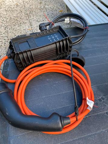Auto oplader voor hybrid auto beschikbaar voor biedingen
