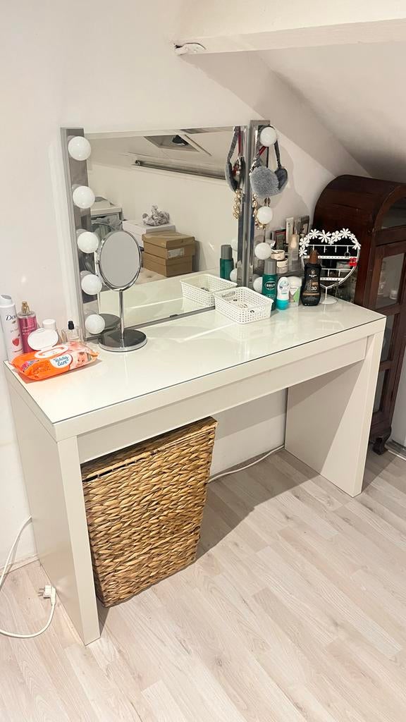 Ikea Make-up kapTafel met Stoel+spiegel+lampen+glasplaat, Ophalen, 50 tot 100 cm, Zo goed als nieuw, Minder dan 100 cm