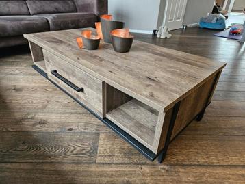 Salontafel industrieel staal+"hout" 137 x 67 x 38cm beschikbaar voor biedingen