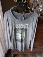 UNISEX TSHIRT MET LANGE MOUW EN OPDRUK GRIJS ZGAN MAAT M, Kleding | Dames, T-shirts, Zo goed als nieuw, Lange mouw, Grijs, Ophalen