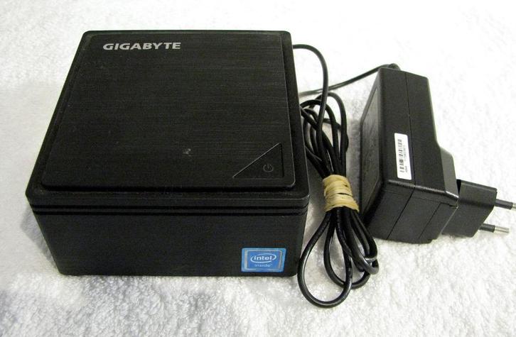 Gigabyte BRIX GB-BPCE-3350C minipc met vesa mount, Computers en Software, Desktop Pc's, Gebruikt, 2 tot 3 Ghz, SSD, Ophalen