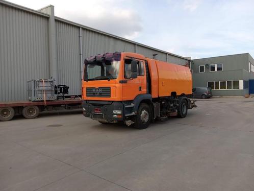 MAN TGA Straatveegmachine weg dek reiniger - Gebruikt, Zakelijke goederen, Machines en Bouw | Transport, Ophalen