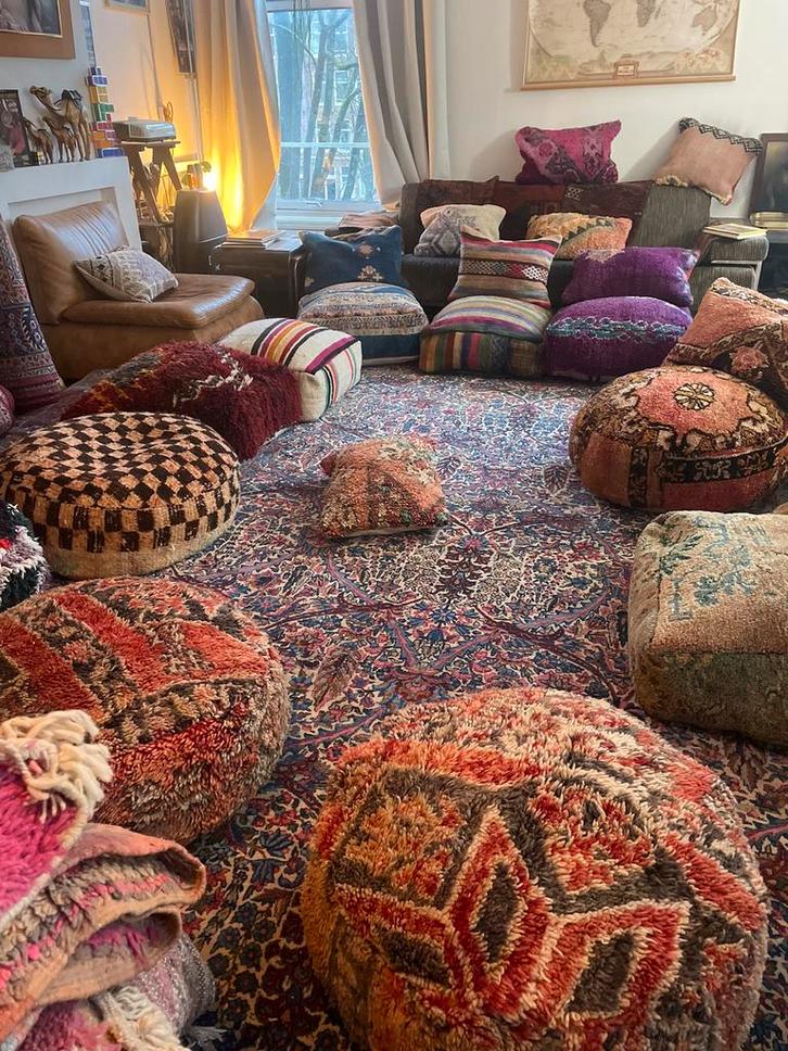 vintage poefen gemaakt van handgeknoopte wollen tapijten, Huis en Inrichting, Banken | Voetenbanken en Poefen, Zo goed als nieuw