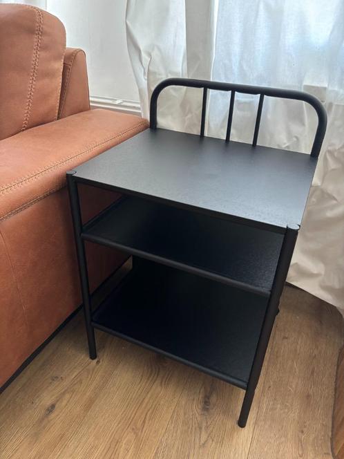 IKEA Fyresdal Nightstand black side table nachtkastje / bijz, Huis en Inrichting, Slaapkamer | Nachtkastjes, Gebruikt, 70 cm of meer