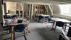 Vier ronde tafels met 22 stoelen., Ophalen of Verzenden, Gebruikt