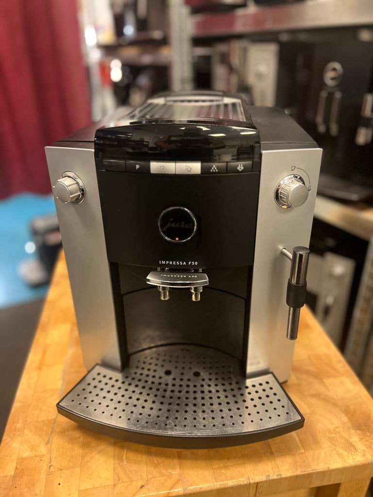 Jura f 50, Witgoed en Apparatuur, Ophalen of Verzenden, JURA Elektroapparate AG, Info@jura.com, Jura-Strasse 1 4626 Niederbuchsiten Zwitserland