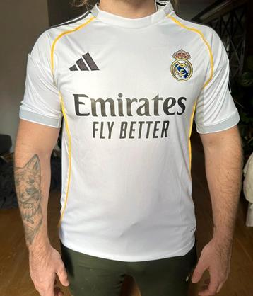 Real Madrid Thuisshirt 25/26 Nieuw met kaartjes M beschikbaar voor biedingen
