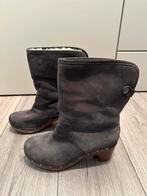 UGG mt 38, Kleding | Dames, Schoenen, Ophalen of Verzenden, Zo goed als nieuw, Zwart, Sneakers of Gympen