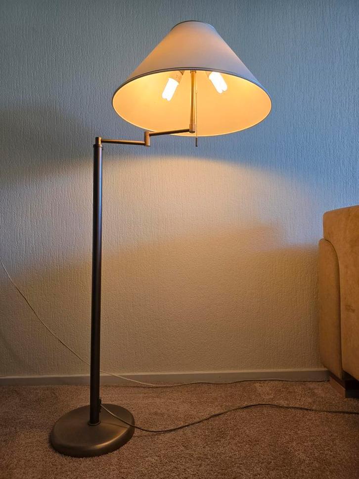 Zwenkarm Messing Vloerlamp jaren 60 Walter von Nessen? Vloer, Huis en Inrichting, Lampen | Vloerlampen, Gebruikt, 150 tot 200 cm