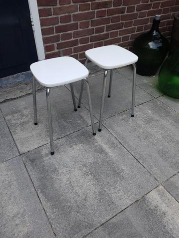 Twee krukjes met Verchroomd frame - Vintage jaren 60-70 beschikbaar voor biedingen
