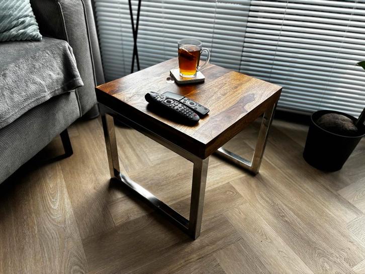 Houten stevige bijzettafel met metalen frame, Huis en Inrichting, Tafels | Bijzettafels, Zo goed als nieuw, Vierkant, Minder dan 45 cm