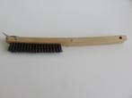 staalborstel met krabber / schraper / klauw, Tuin en Terras, Hand-tuingereedschap, Ophalen of Verzenden, Zo goed als nieuw, Overige soorten