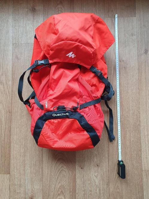 Trekkingrugzak Quechua 40L, Sport en Fitness, Bergsport en Wandelen, Zo goed als nieuw, Rugzak, Ophalen