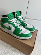 Jordan 1 mid, Nike Jordan, Wit, Ophalen of Verzenden, Sneakers of Gympen