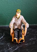 Vintage Figuur: Man op Slee kerstdorp, Ophalen of Verzenden, Zo goed als nieuw
