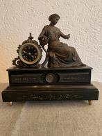 Grote Antieke Franse Schouwpendule met beeld van een vrouw, Ophalen