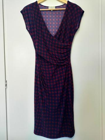 Essentiel jurk, maat 42 beschikbaar voor biedingen