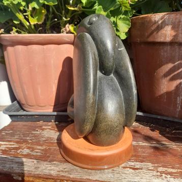 Stenen Vogel Sculptuur beschikbaar voor biedingen