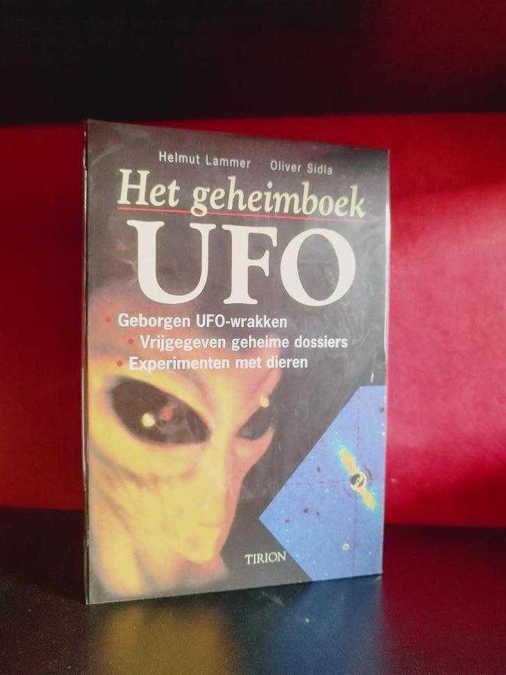 Het GEHEIMBOEK UFO, Boeken, Esoterie en Spiritualiteit, Zo goed als nieuw, Achtergrond en Informatie, Spiritualiteit algemeen