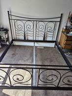 Ikea ornaat bedframe met bedbodems 200 bij 160 cm, Ophalen, Gebruikt, Zwart, Tweepersoons