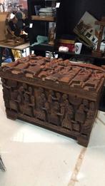 Antieke Afrikaanse kist met geweldig houtsnijwerk., Ophalen of Verzenden, Zo goed als nieuw, Minder dan 50 cm