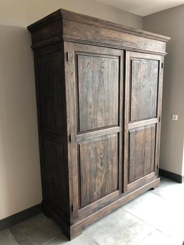 Teak hoten kast beschikbaar voor biedingen