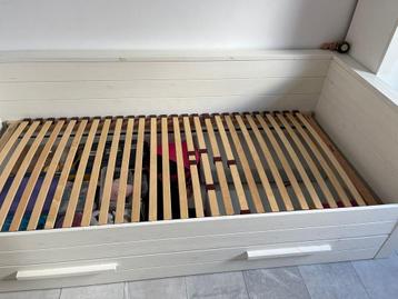 Wit houten bed 90x200 met lades/ bedbank beschikbaar voor biedingen