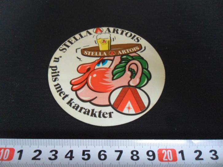 sticker bier stella artois 'n pils met karakter - dienblad *, Verzamelen, Stickers, Zo goed als nieuw, Ophalen