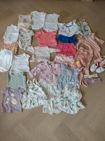 Meisjes kleding pakket 62-68 beschikbaar voor biedingen