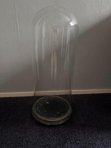 Oude glazen stolp - 66cm hoog beschikbaar voor biedingen