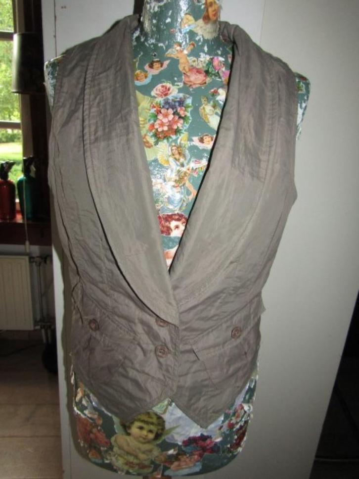 E447 Yaya mt 38 nieuw gilet taupe memory metaal, Kleding | Dames, Truien en Vesten, Nieuw, Maat 38/40 (M), Beige, Verzenden