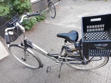 mooi damesfiets.  beschikbaar voor biedingen