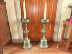 Twee zware bronzen kerkkandelaars / 69 cm. hoog, Antiek en Kunst, Ophalen of Verzenden, Koper of Brons