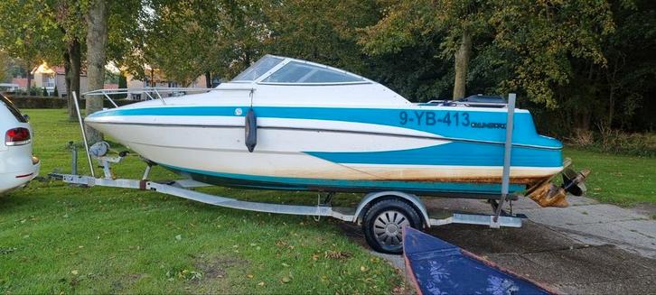 Glastron speedboot diesel, Watersport en Boten, Speedboten, Zo goed als nieuw, 6 meter of meer, Diesel, 200 pk of meer, Polyester