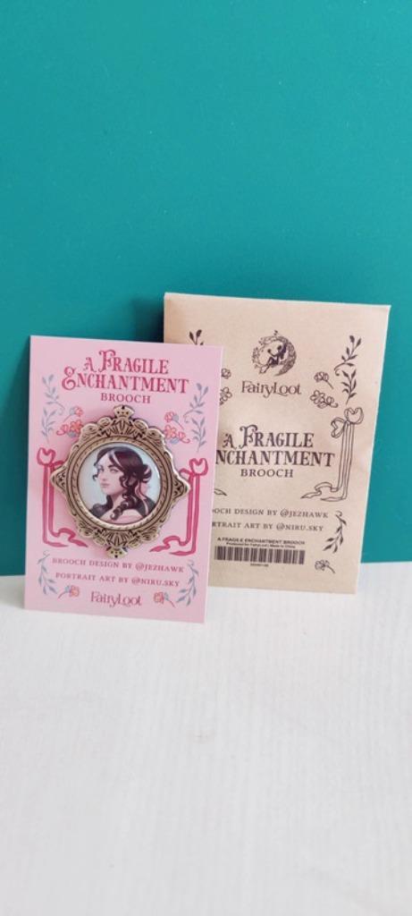 A Fragile Enchantment Brooch - Fairyloot, Sieraden, Tassen en Uiterlijk, Broches, Nieuw, Overige materialen, Overige kleuren, Verzenden