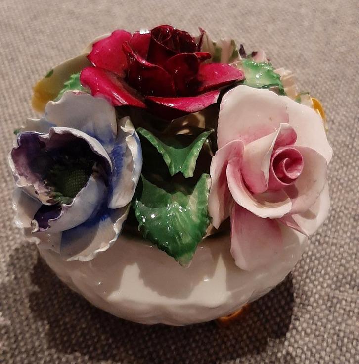 Radnor Bone China Bloemstuk - Handgeschilderd, Huis en Inrichting, Woonaccessoires | Schalen en Manden, Zo goed als nieuw, Rond