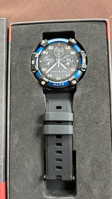 Qinux smartwatch beschikbaar voor biedingen
