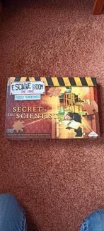 Escaperoom the game puzzle adventure Secret of the scientist, Een of twee spelers, Ophalen of Verzenden, Zo goed als nieuw, Identity Games