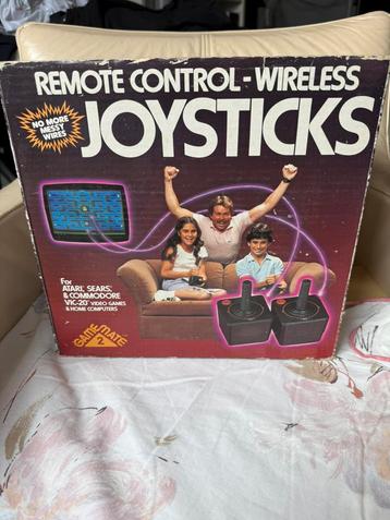 Atari remote control witeless joysticks in orginele doos beschikbaar voor biedingen